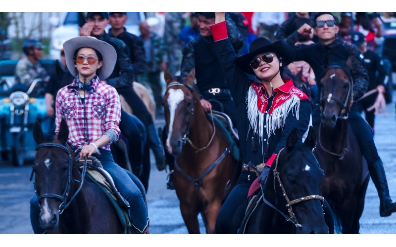 北屯市185團(tuán)巡游